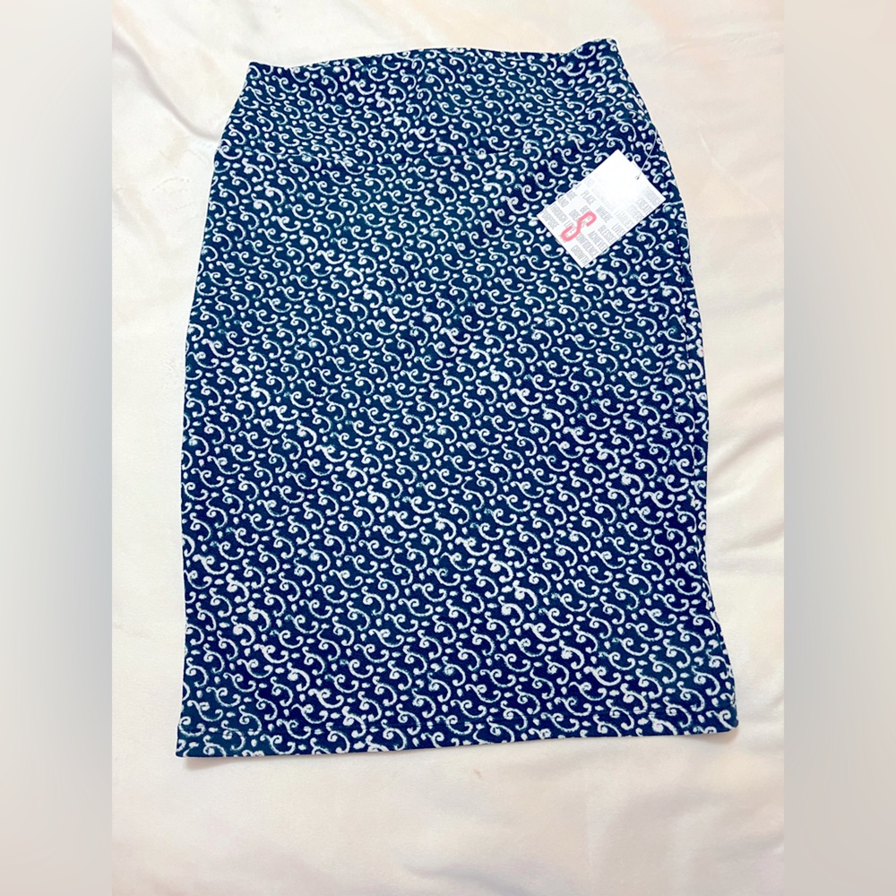 NWT Small Navy Blue with White Cassie Skirt